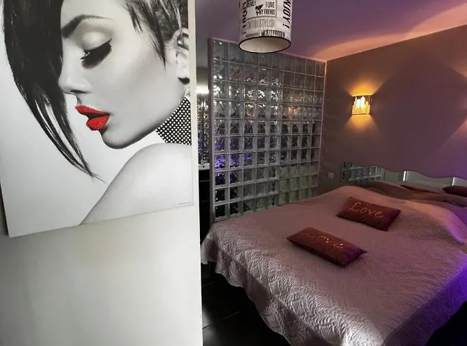 Cap D'agde, Village Naturiste, Port Nature 5, Coursive *