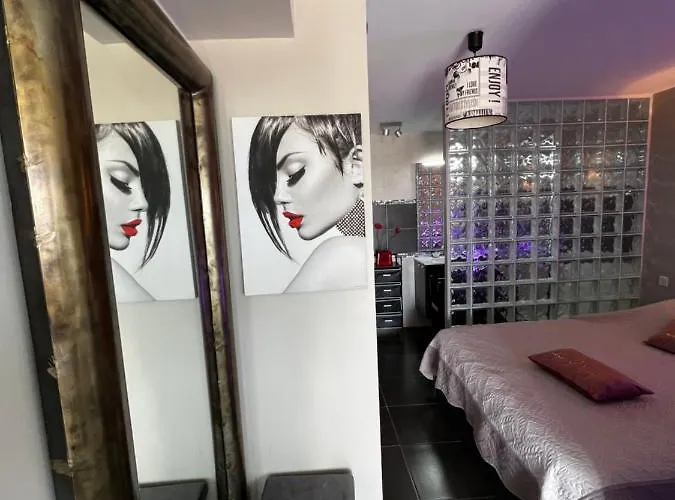 Cap D'agde, Village Naturiste, Port Nature 5, Coursive * Agde