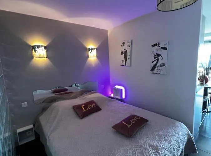 Cap D'agde, Village Naturiste, Port Nature 5, Coursive Agde