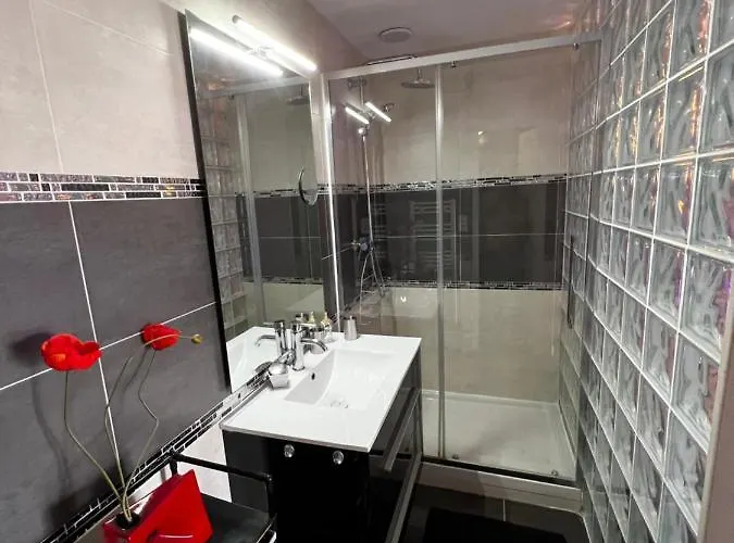 Cap D'agde, Village Naturiste, Port Nature 5, Coursive